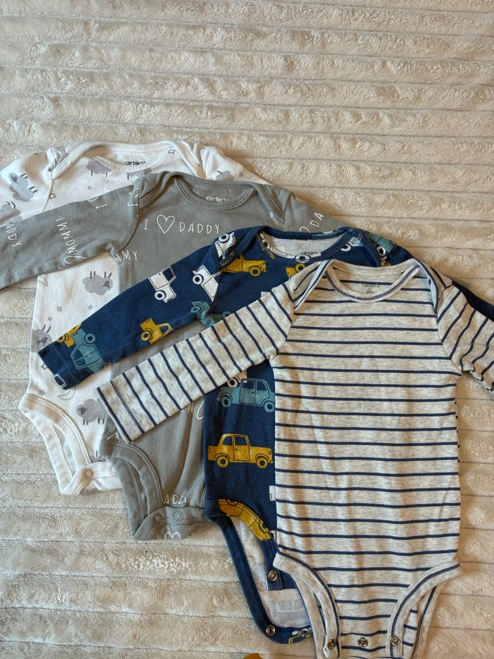 Carter’s 6M Long Sleeve Onesie Bundle — Set of 7 🤍